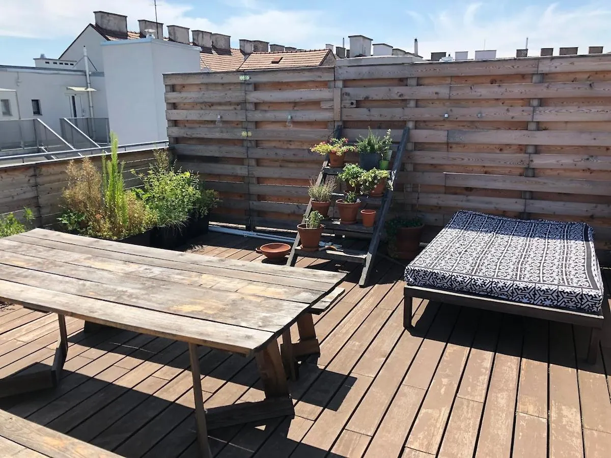 Apartament Bright Loft 110 Sqm With Great Roof Terrace 100 Sqm Wiedeń 0*,  Austria